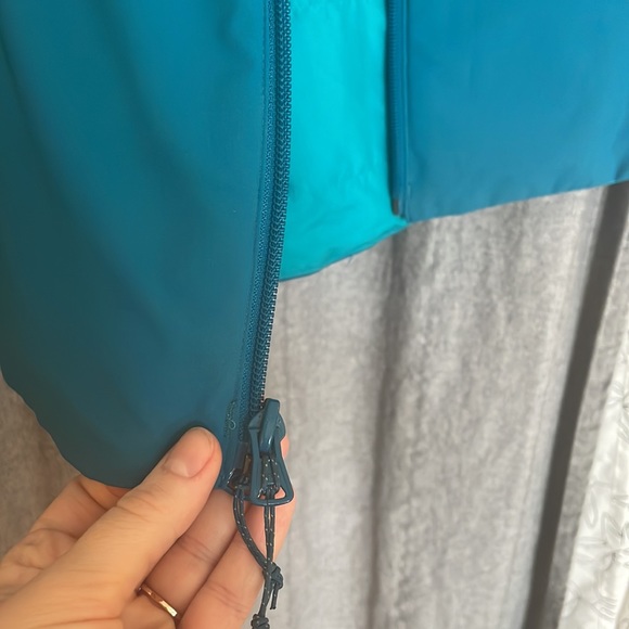 Salomon Women’s Reversible Zip Up Hoodie - Picture 4 of 5